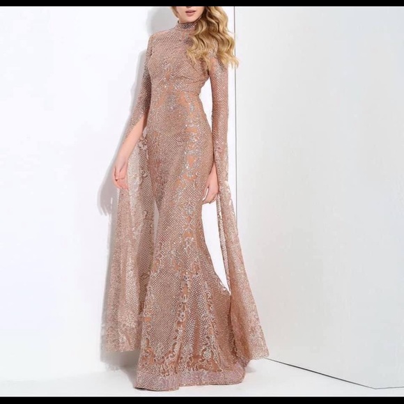 Dress - Picture 4 of 4